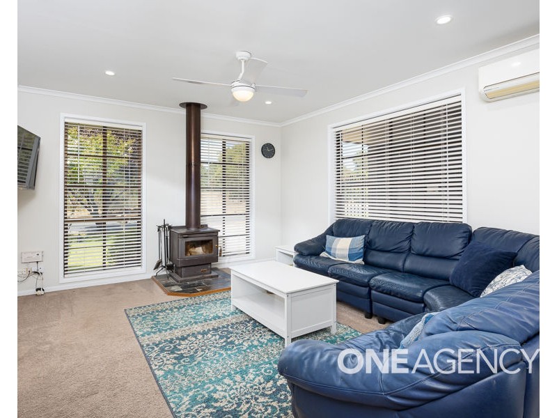 11 CRAFT STREET, Lake Albert NSW 2650