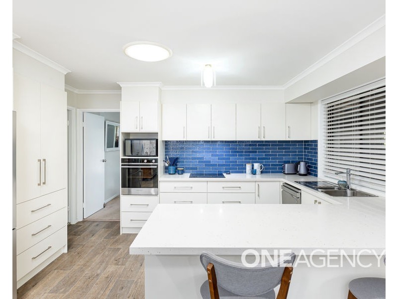 11 CRAFT STREET, Lake Albert NSW 2650