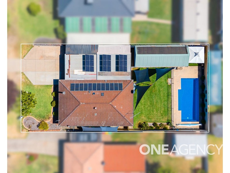 11 CRAFT STREET, Lake Albert NSW 2650