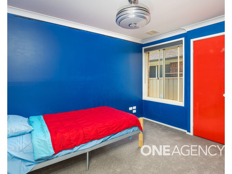 14 LAVENDER PLACE, Lake Albert NSW 2650