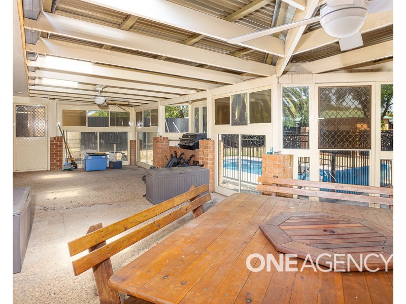 14 LAVENDER PLACE, Lake Albert NSW 2650
