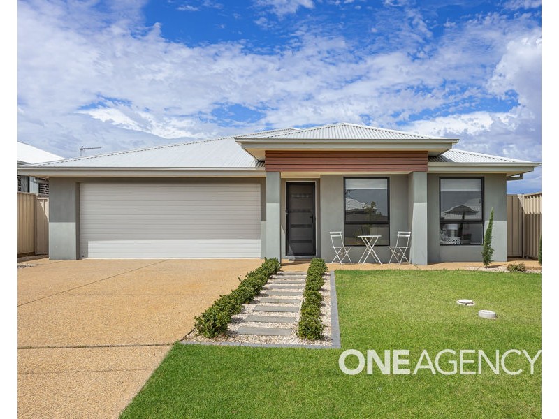 3 RONALD STREET, Gobbagombalin NSW 2650