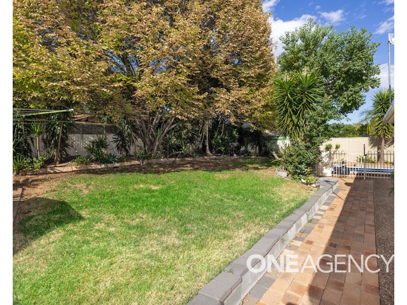 27 BEREMBEE ROAD, Bourkelands NSW 2650