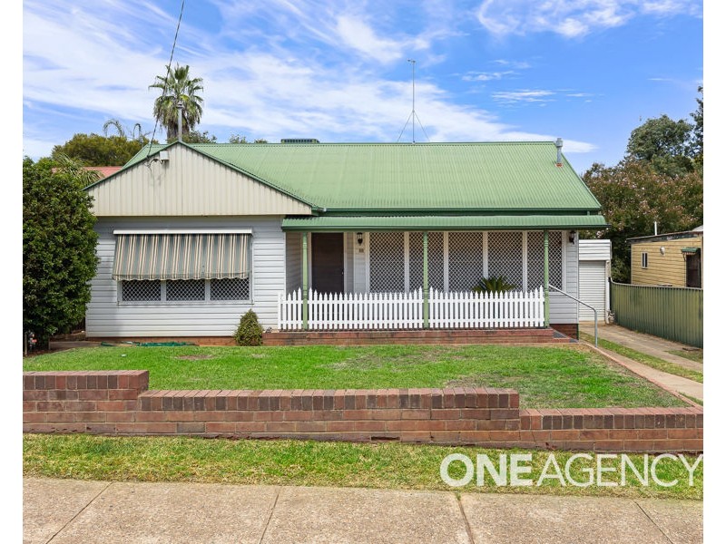 10 URANA STREET, Turvey Park NSW 2650