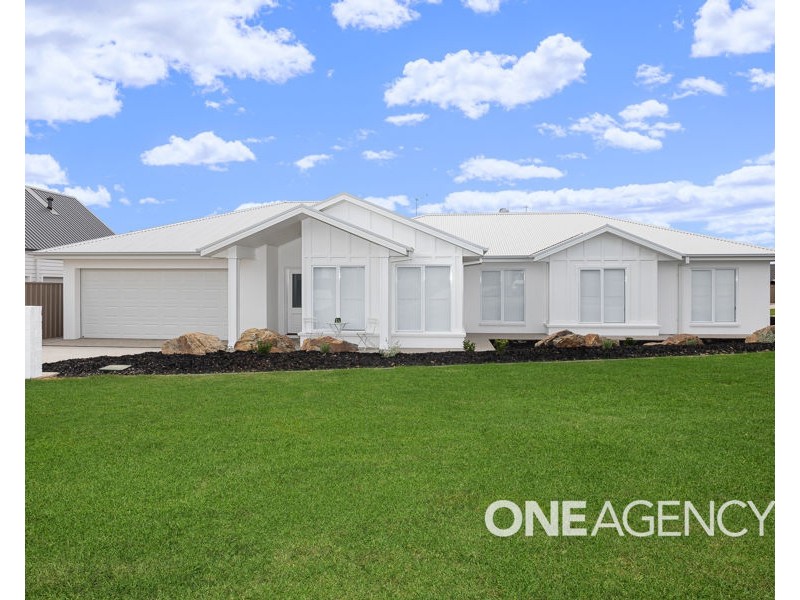 2 PEPPERCORN STREET, Gobbagombalin NSW 2650