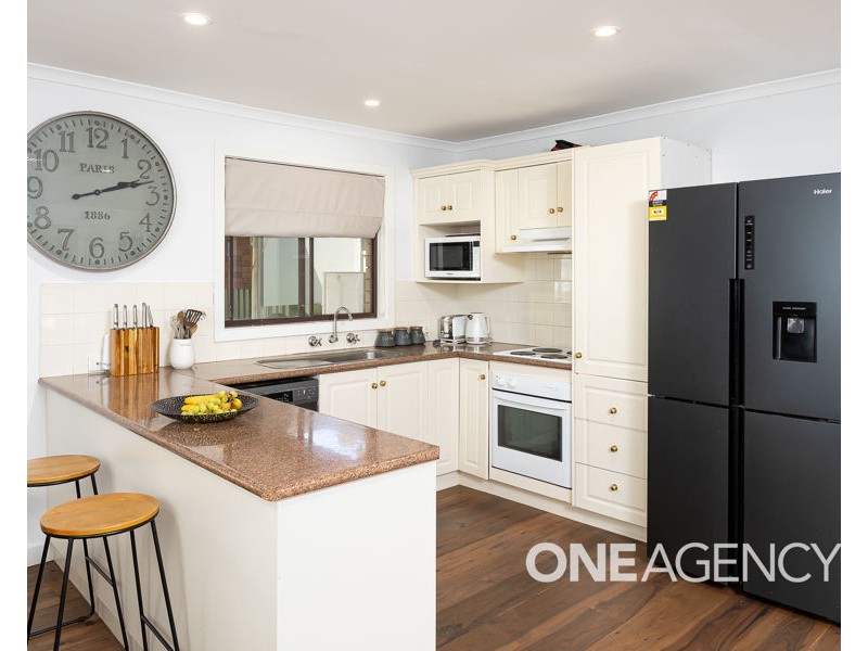 12 KAROOM DRIVE, Glenfield Park NSW 2650