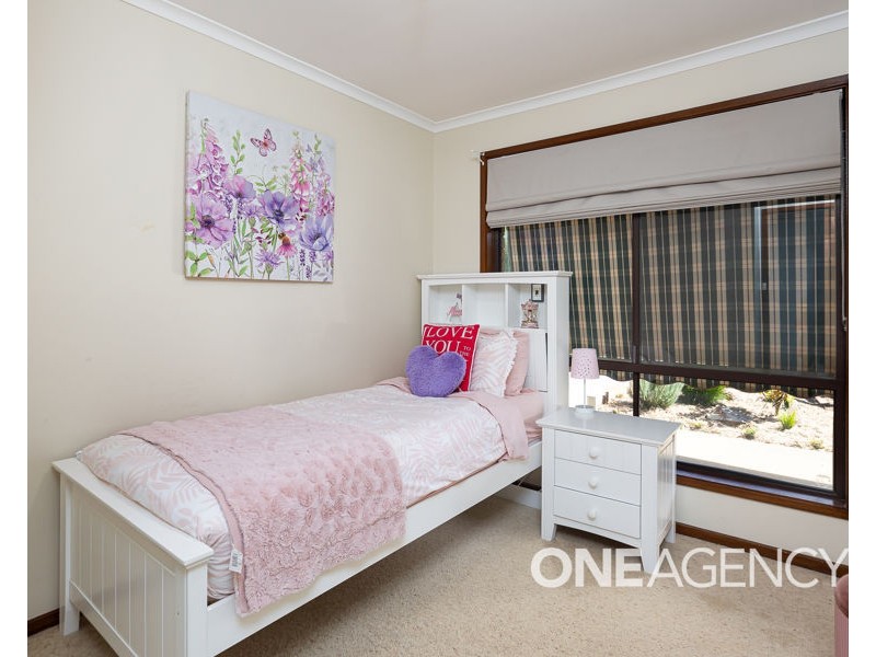 12 KAROOM DRIVE, Glenfield Park NSW 2650