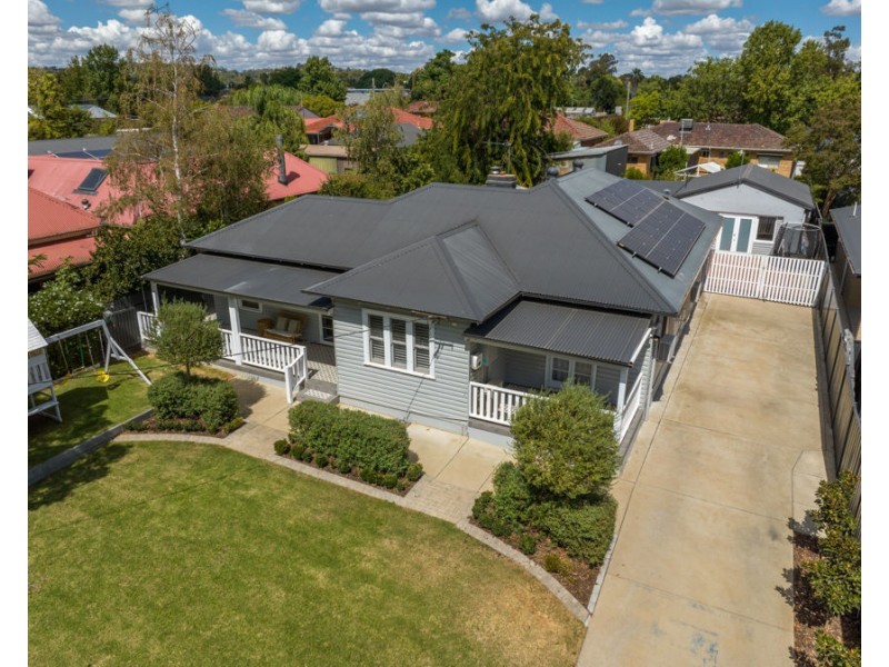 106 URANA STREET, Turvey Park NSW 2650