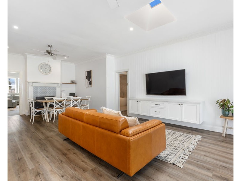 106 URANA STREET, Turvey Park NSW 2650