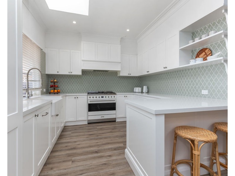 106 URANA STREET, Turvey Park NSW 2650
