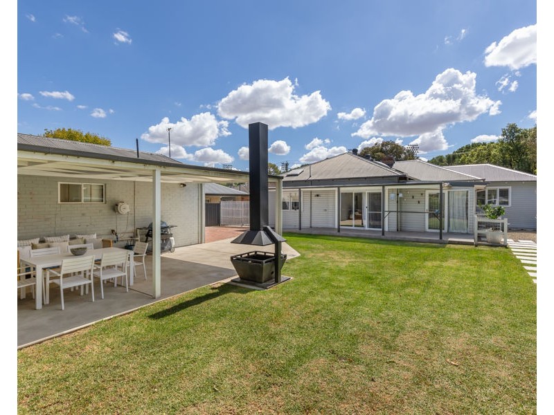 106 URANA STREET, Turvey Park NSW 2650