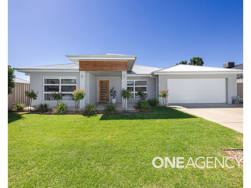 13 OPPERMAN STREET, Boorooma NSW 2650