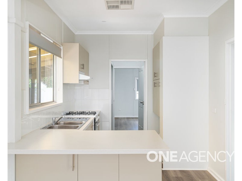 12 CASTLEREAGH AVENUE, Mount Austin NSW 2650