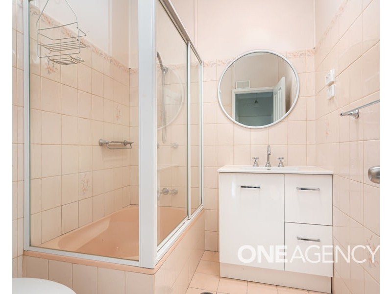 12 CASTLEREAGH AVENUE, Mount Austin NSW 2650