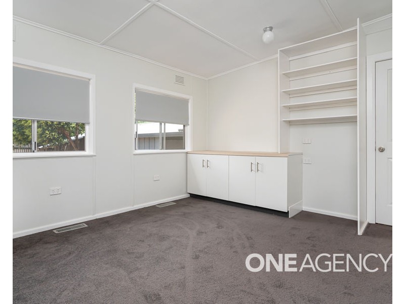 12 CASTLEREAGH AVENUE, Mount Austin NSW 2650