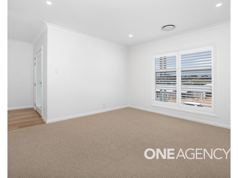 24 PRESTON CRESCENT, Lloyd NSW 2650