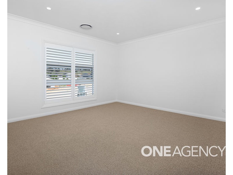 24 PRESTON CRESCENT, Lloyd NSW 2650