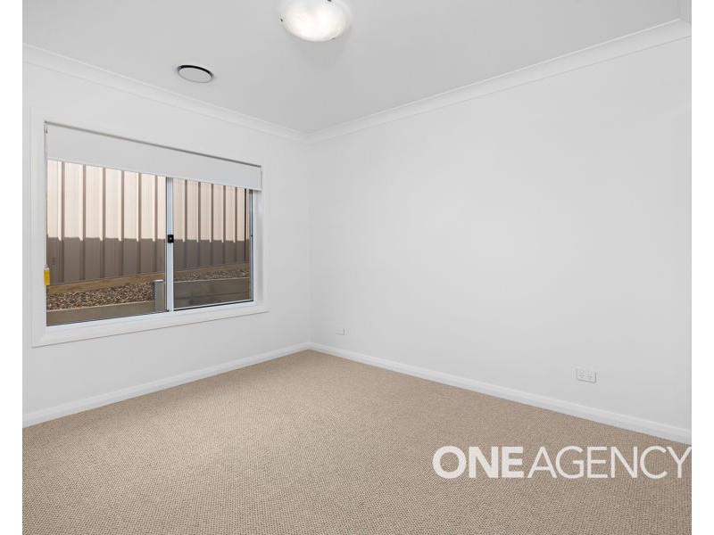 24 PRESTON CRESCENT, Lloyd NSW 2650