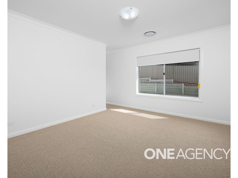 24 PRESTON CRESCENT, Lloyd NSW 2650