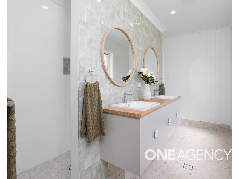 24 PRESTON CRESCENT, Lloyd NSW 2650