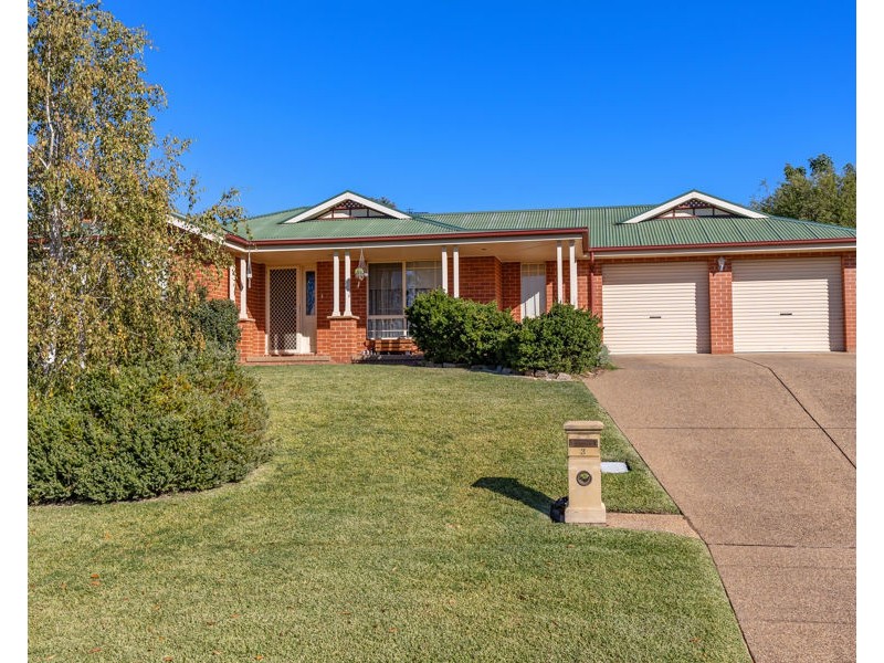 3 NATHAN PLACE, Kooringal NSW 2650
