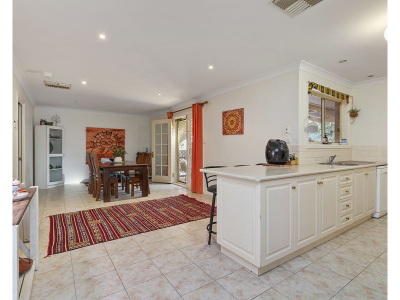 3 NATHAN PLACE, Kooringal NSW 2650