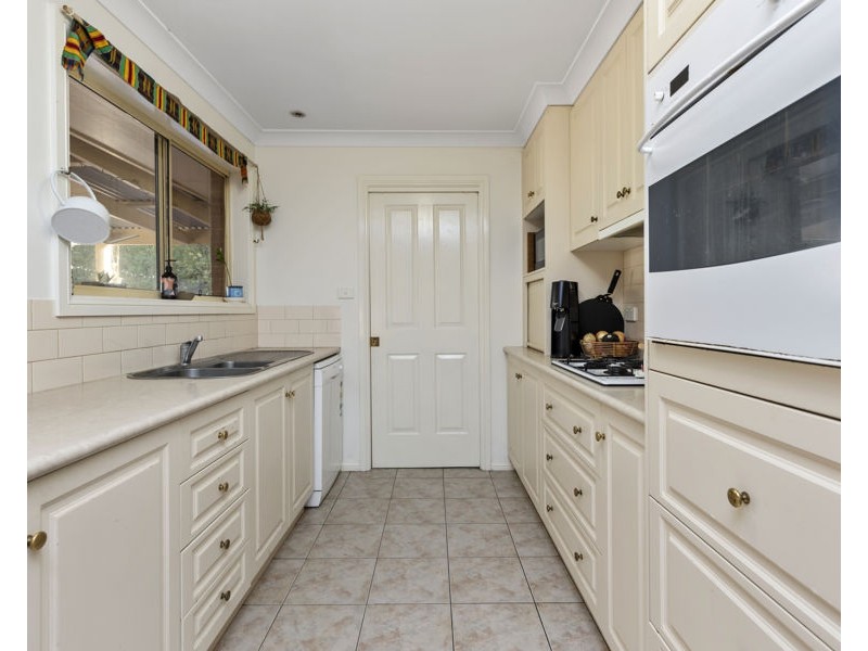 3 NATHAN PLACE, Kooringal NSW 2650