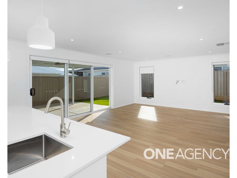 1 DENNY CRESCENT, Gobbagombalin NSW 2650