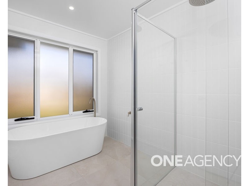 1 DENNY CRESCENT, Gobbagombalin NSW 2650