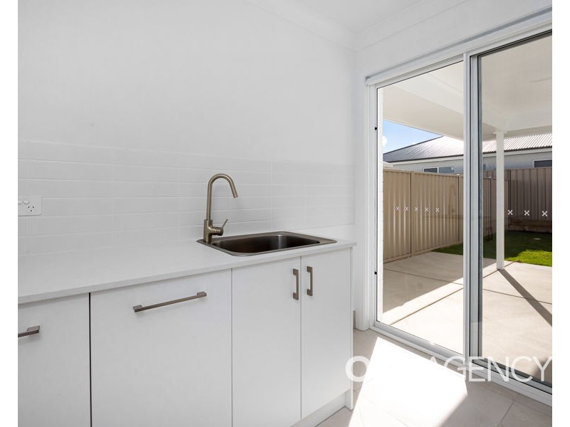 1 DENNY CRESCENT, Gobbagombalin NSW 2650