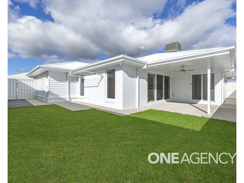 1 DENNY CRESCENT, Gobbagombalin NSW 2650