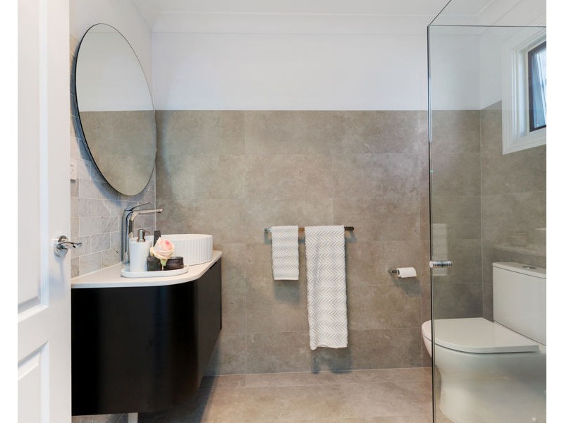 61 BEST STREET, Wagga Wagga NSW 2650