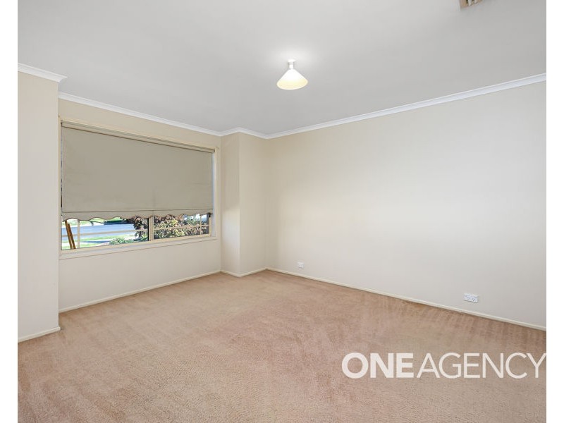 35 LANSDOWNE AVENUE, Lake Albert NSW 2650