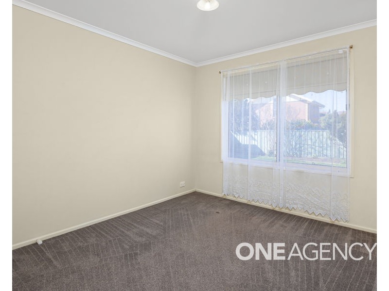 35 LANSDOWNE AVENUE, Lake Albert NSW 2650