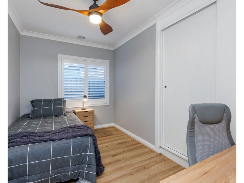 25 LAKE STREET, Lake Albert NSW 2650