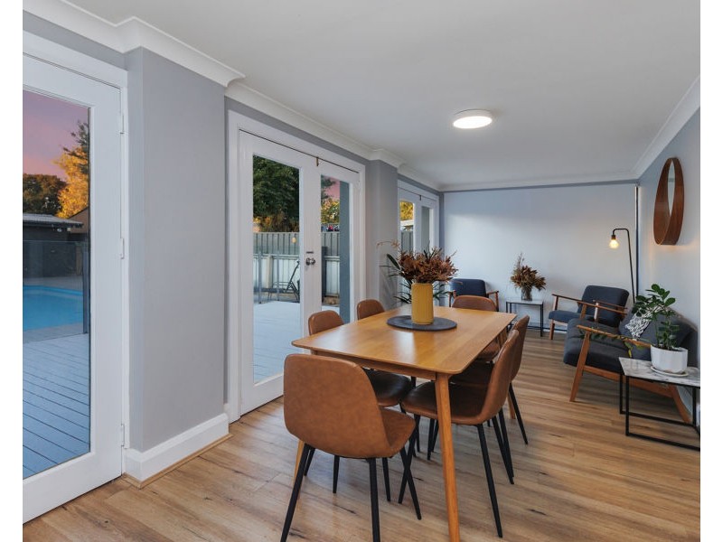 25 LAKE STREET, Lake Albert NSW 2650