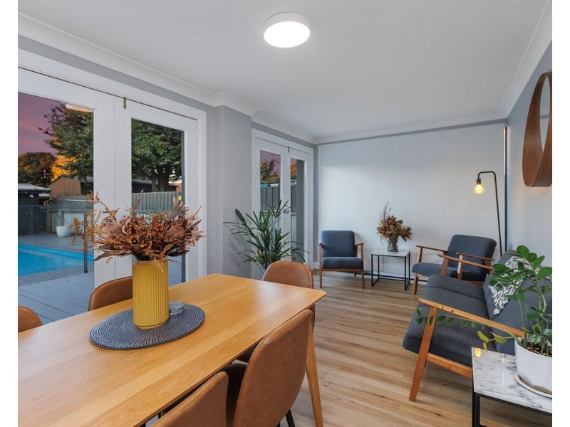 25 LAKE STREET, Lake Albert NSW 2650