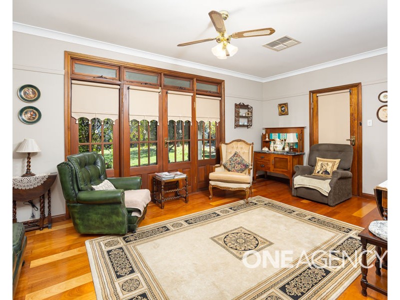 10 PLUMPTON ROAD, Kooringal NSW 2650