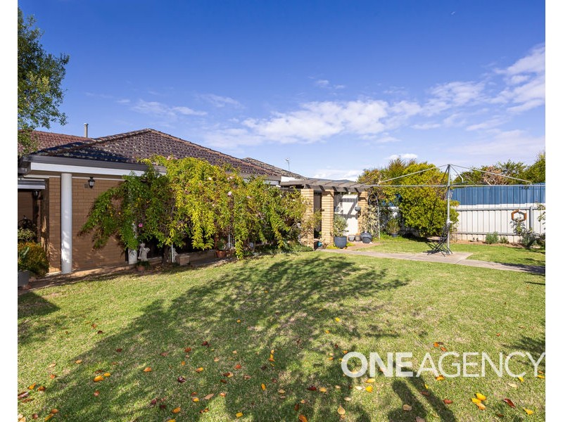 10 PLUMPTON ROAD, Kooringal NSW 2650