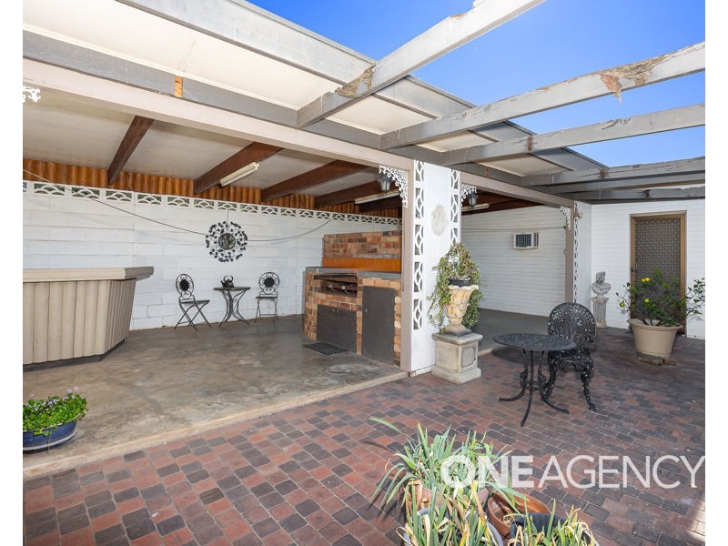 10 PLUMPTON ROAD, Kooringal NSW 2650