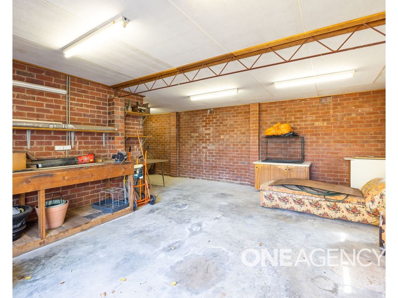 10 PLUMPTON ROAD, Kooringal NSW 2650