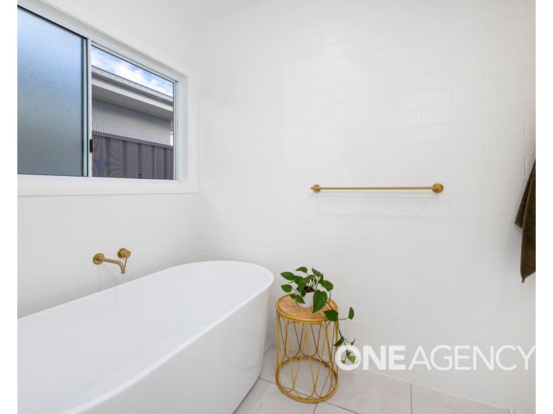 19 DALLAS AVENUE, Gobbagombalin NSW 2650