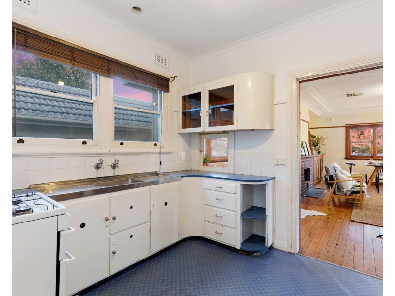 14 BLAMEY STREET, Turvey Park NSW 2650