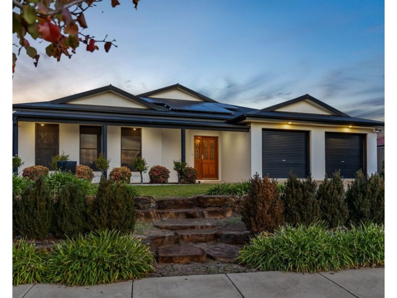 126 YENTOO DRIVE, Glenfield Park NSW 2650