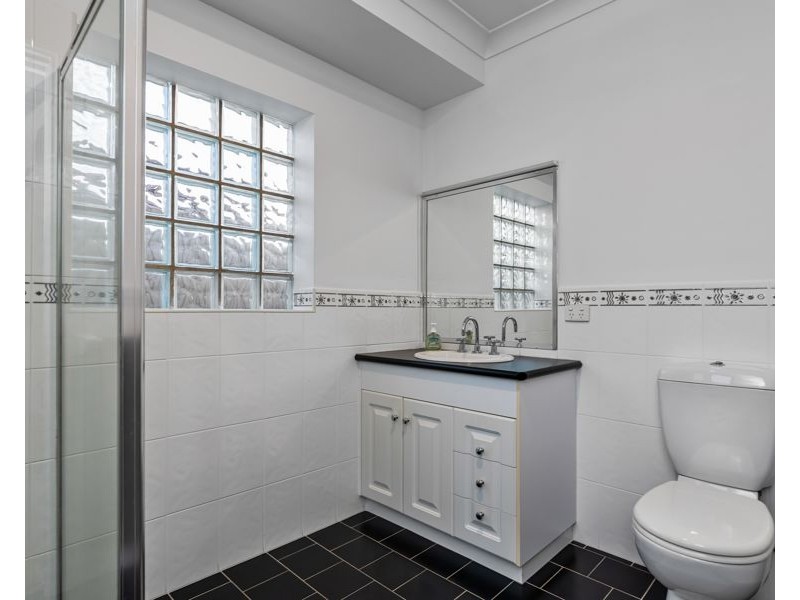 126 YENTOO DRIVE, Glenfield Park NSW 2650