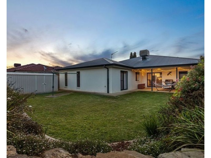 126 YENTOO DRIVE, Glenfield Park NSW 2650