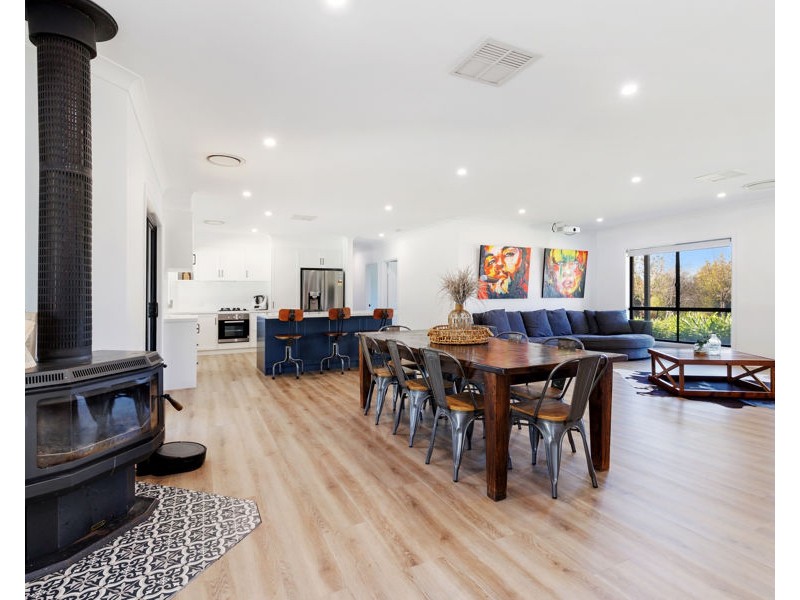 1 CORREA PLACE, Springvale NSW 2650