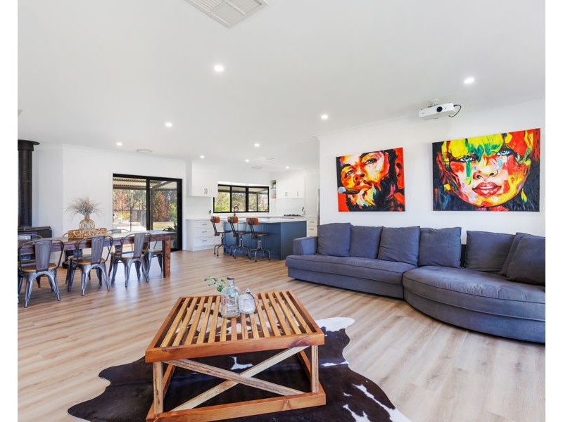 1 CORREA PLACE, Springvale NSW 2650