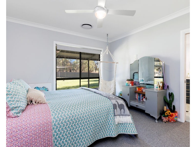 1 CORREA PLACE, Springvale NSW 2650