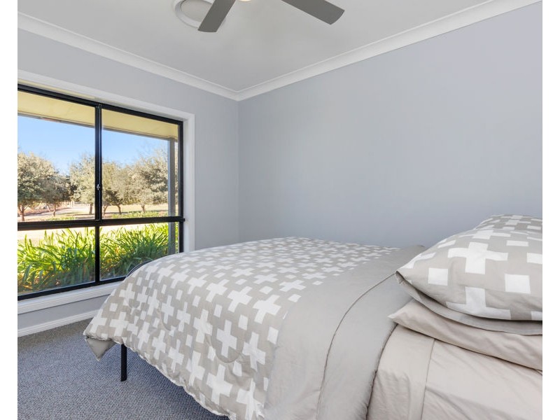 1 CORREA PLACE, Springvale NSW 2650